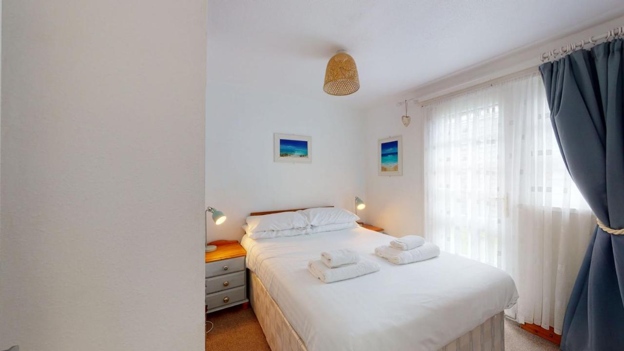 31 Tudor Court, Tolroy Manor Хейл Екстериор снимка